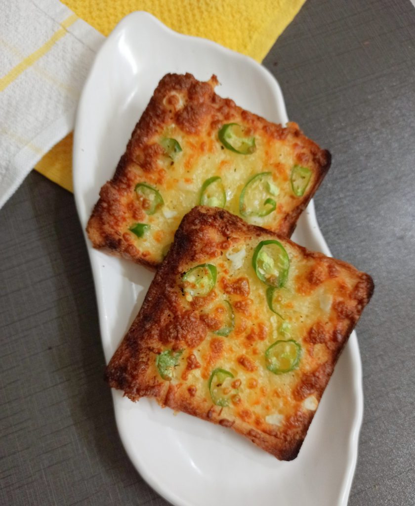 oven-chilli-cheese-toast