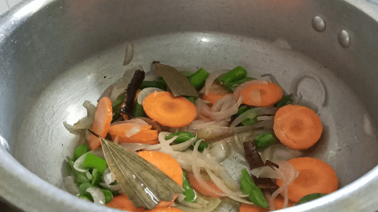 vegetable biryani in cooker