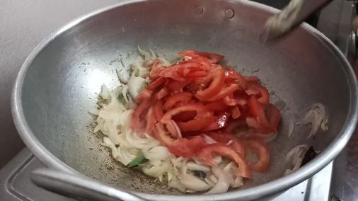how to make mushroom gravy for chapathi	